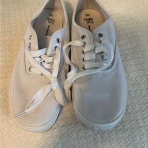 Time and Tru White Canvas Lace-Up Kids Sneakers